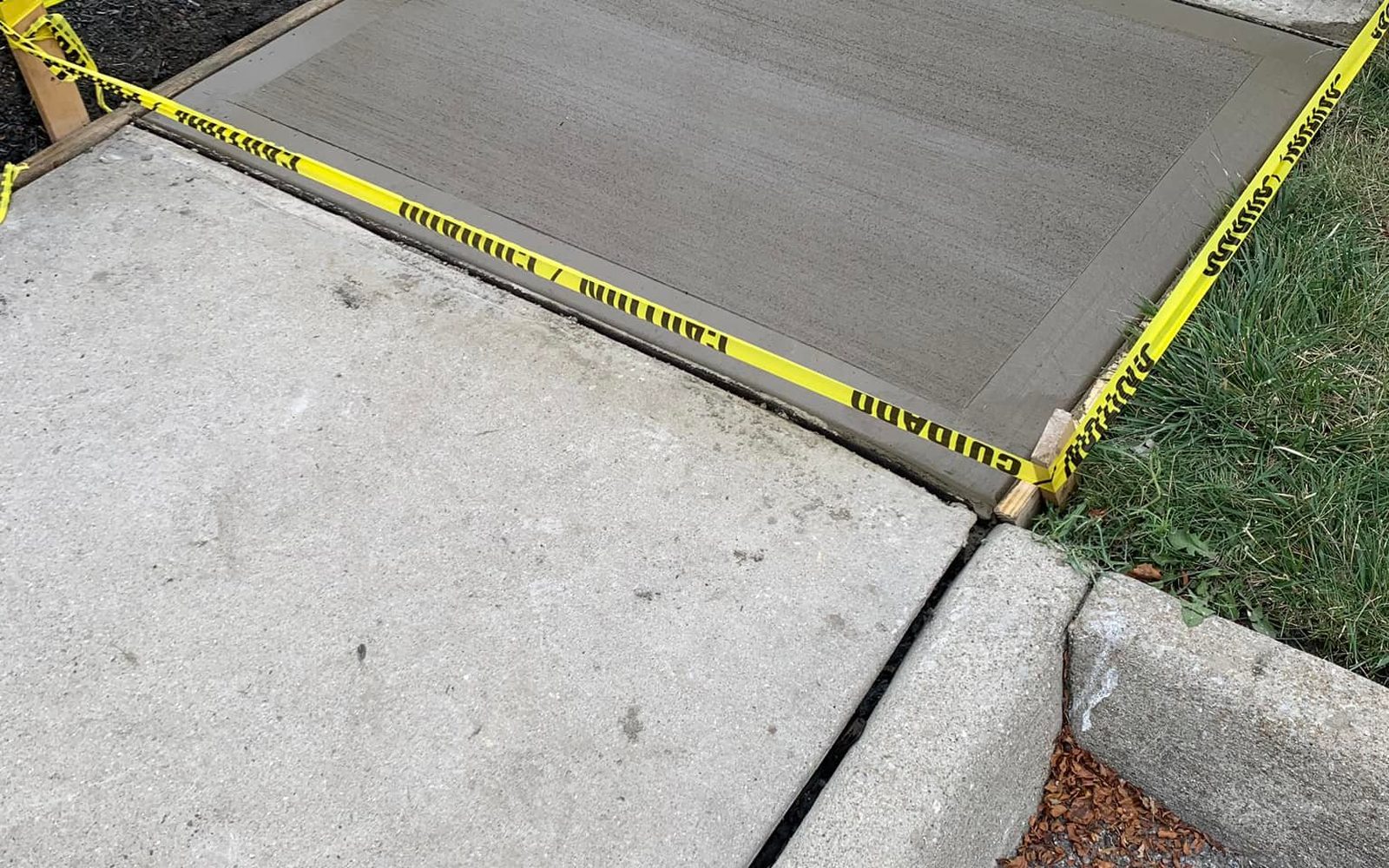 Beds & Hard Surface Maintenance for commercial properties in Columbus and Central Ohio